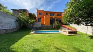 Jardín y alberca – Casa en Burgos de Cuernavaca, Temixco